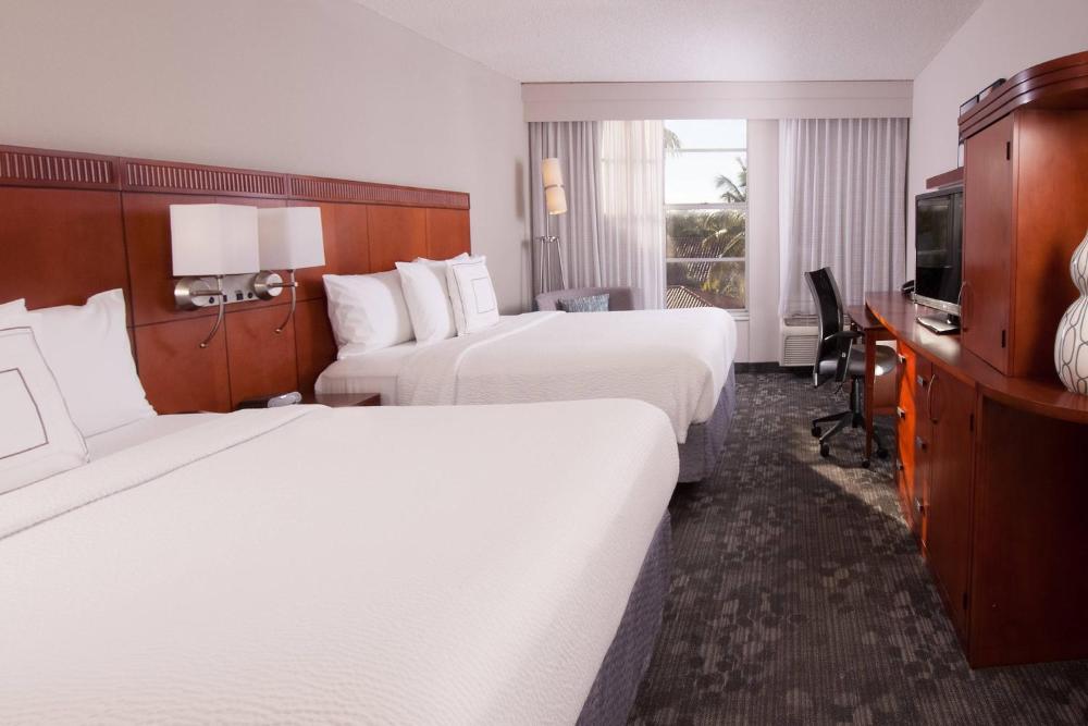 Queen Room with Two Queen Beds interior